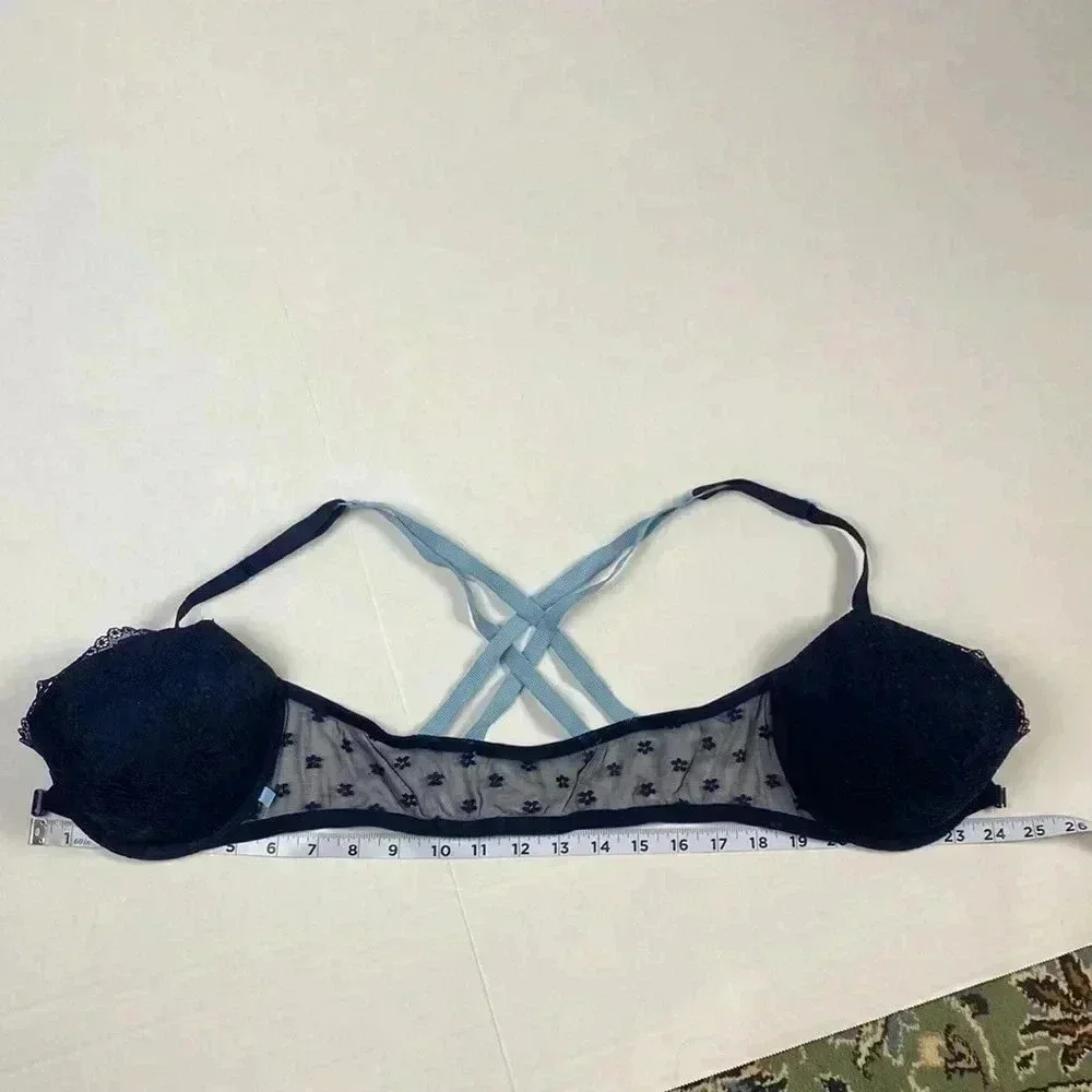 Victoria Secrets Lightly Lined Front Closure Demi Bra